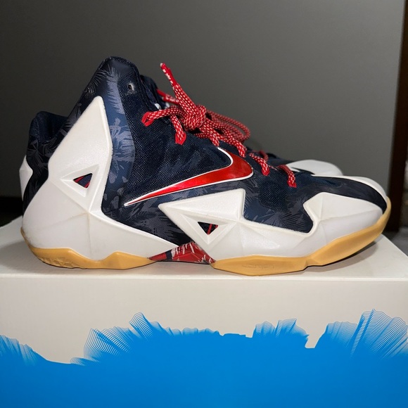 Lebron 11 “Independence Day” (616175-164) OG 2014 SUPER CLEAN - Picture 1 of 7